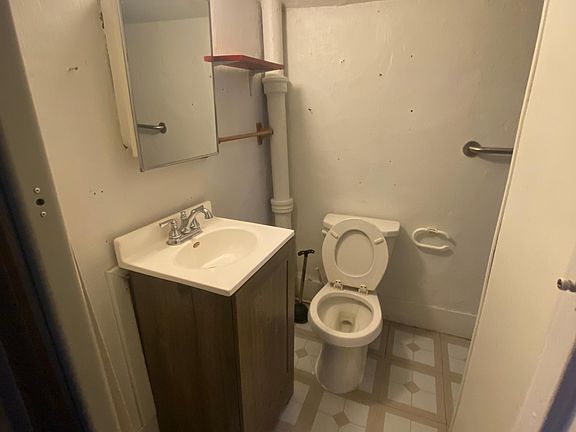 5th image of 315 W High St