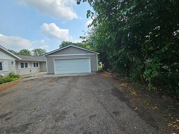 5th image of 853 34th Ave N