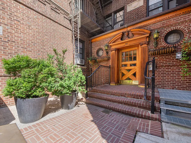 95 Lexington Ave #4C — Photo 6