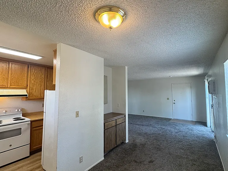 118 Yorkshire Ct #D — Photo 7