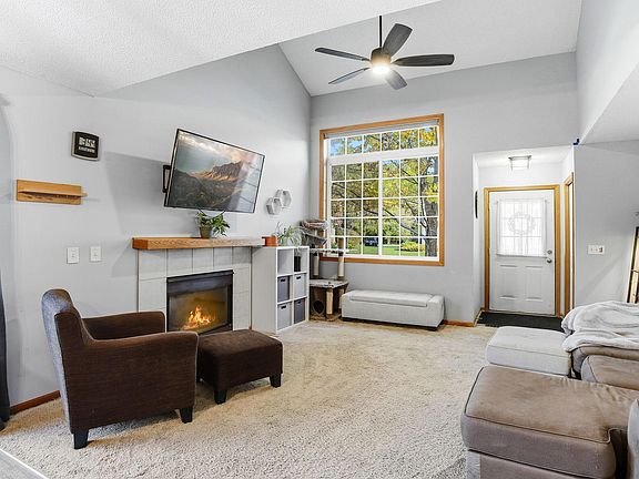 4th image of 20571 Erin Ct