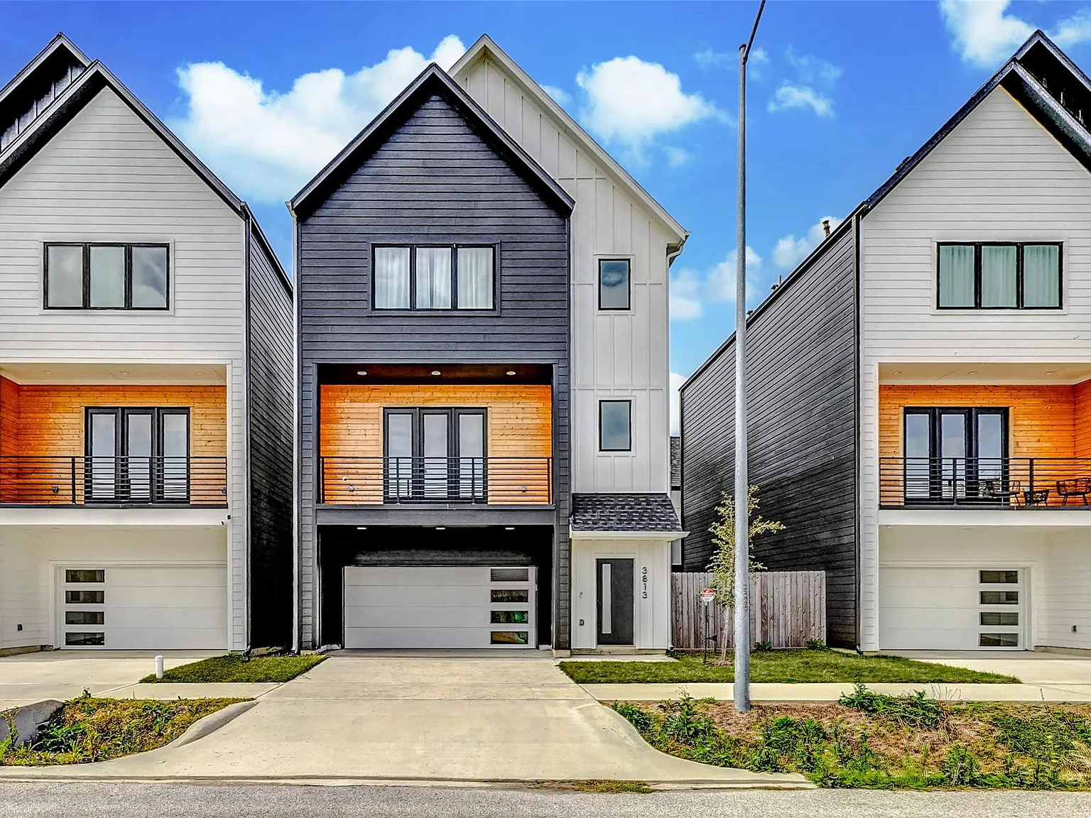 3 bed, 3.5 bath, 2365 sqft, $3,000 — Photo 1
