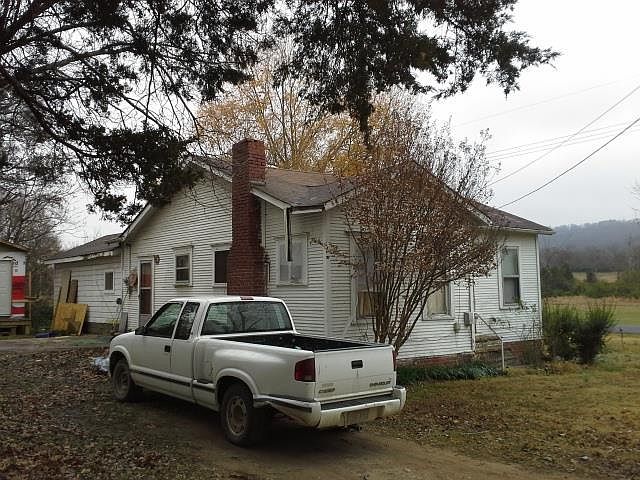 2nd image of 517 S 9th St