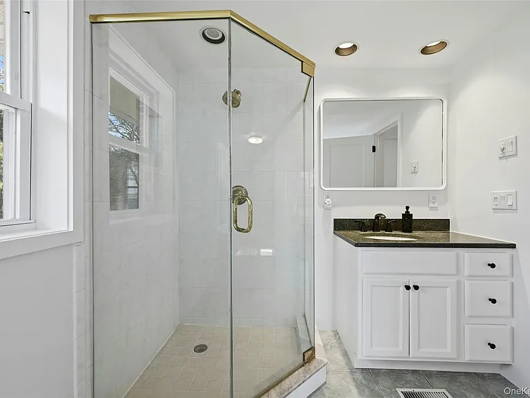 8908 Peconic Bay Blvd — Photo 12