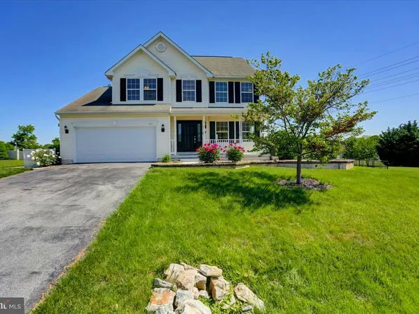 1111 Dallas Dr, Greencastle, PA 17225