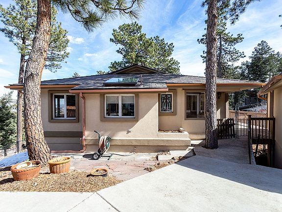 4th image of 3735 Hill Dr