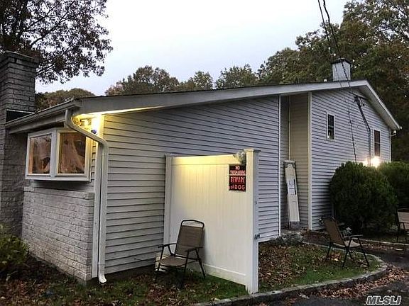 2nd image of 526 Boxwood Dr