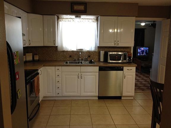 2nd image of 2721 Oak Forest Blvd
