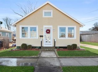 8 Harding Ave, Warwick, RI 02888