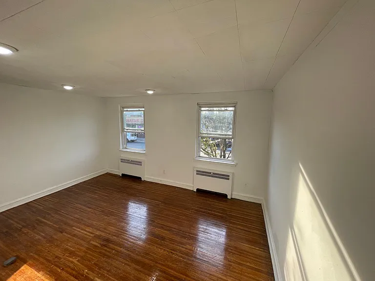 6037 Castor Ave — Photo 7
