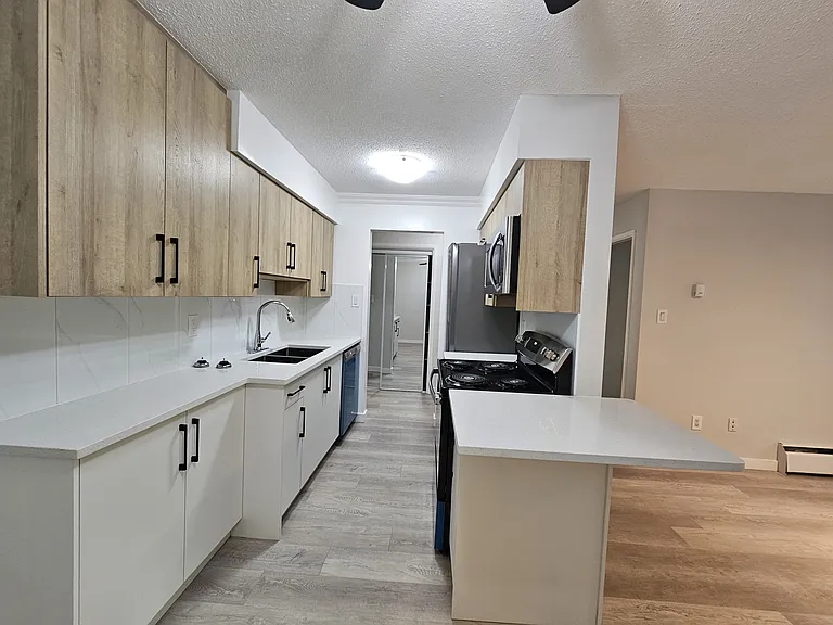 325 Ward St #303 — Photo 13