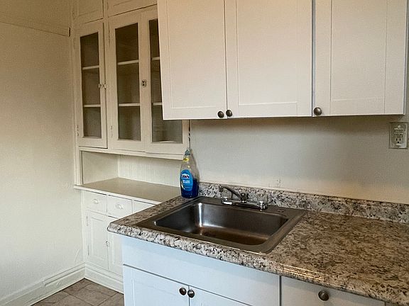 5th image of 6332 N Magnolia Ave APT 2W