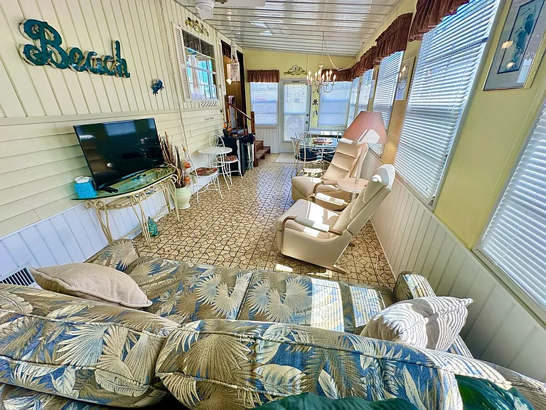 Building's Lounge