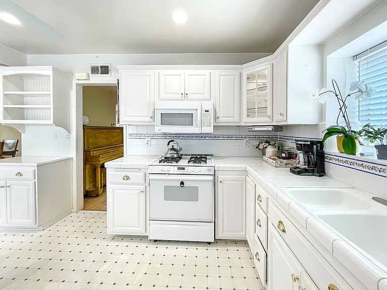 8937 Monogram Ave — Photo 2