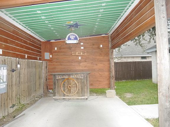 2nd image of 1709 Chandler Cir