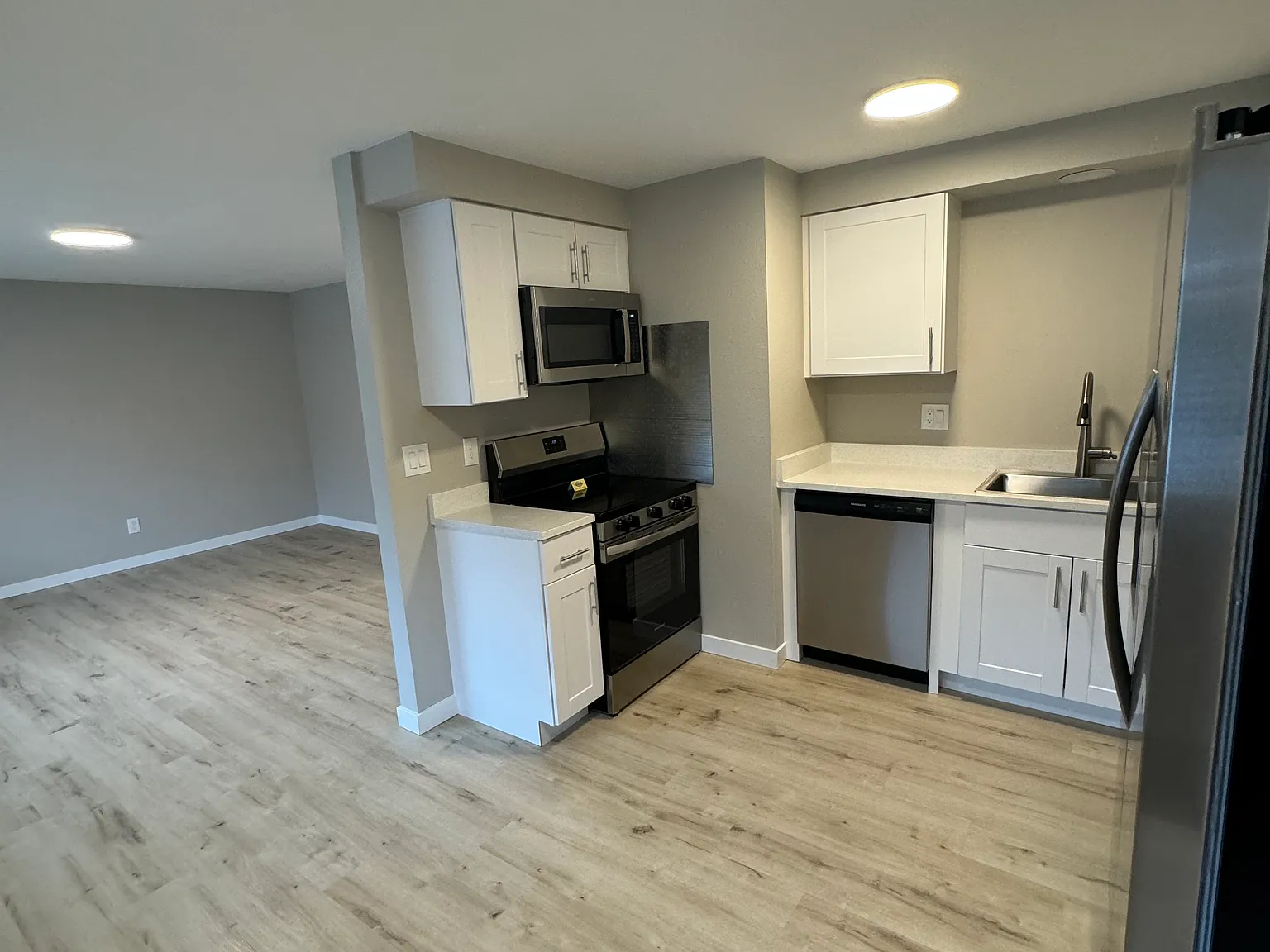 2 bed, 900 sqft, $1,495 — Photo 3