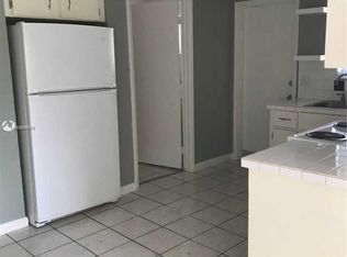 320 SW 13th St #1, Dania, FL 33004