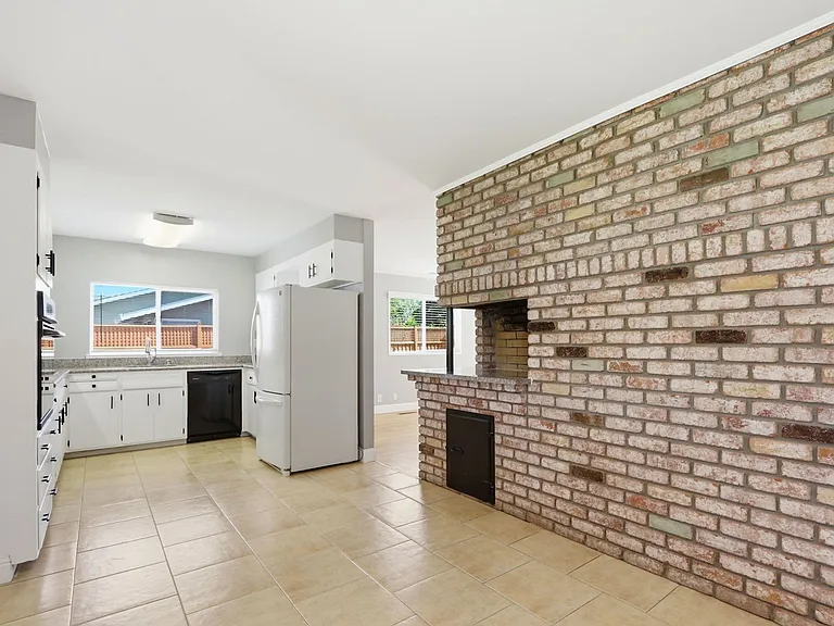 1498 S Mary Ave — Photo 17