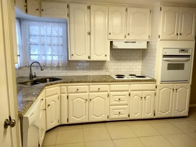 201 N Mills St — Photo 2