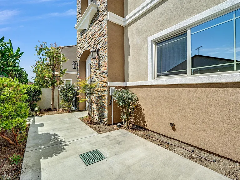 14095 Edwards St — Photo 26