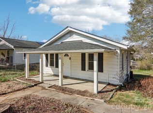 24 Pelzer St, Asheville, NC 28804
