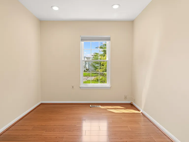 26 Wessex Ct — Photo 13