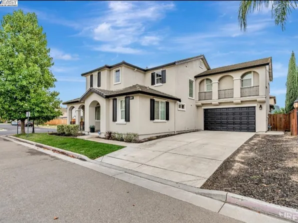 1052 Moss Ln, Lathrop, CA 95330