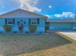 9038 Fairweather Dr, Largo, FL 33773