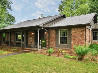 2021 S Cedarbrook Ave, Springfield, MO 65804