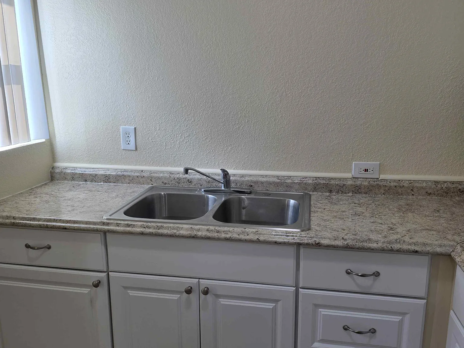 1 bed, 600 sqft, $900 — Photo 4