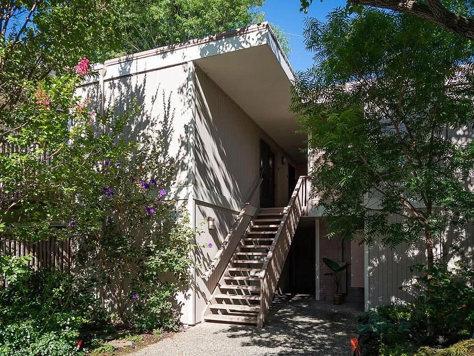 280 Easy St #414