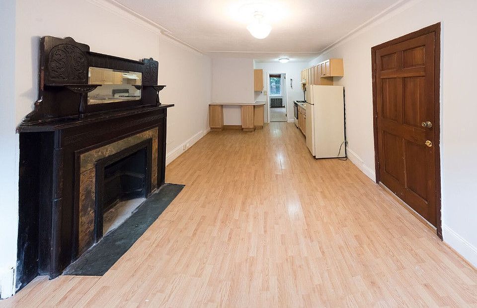 1st image of 131 Quincy St APT 1