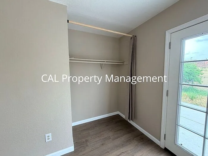 421 Michael Cir — Photo 15