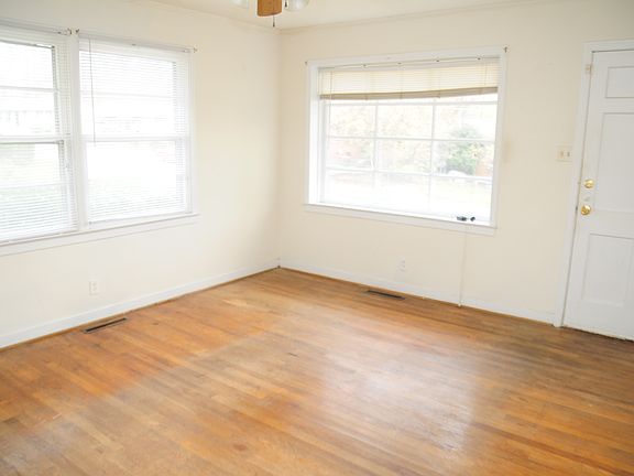 5th image of 2208 Bertie St