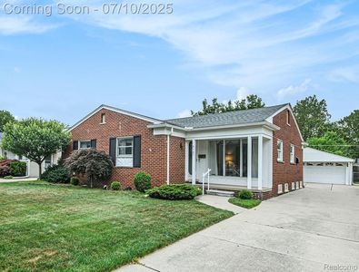 6147 Dwight St, Dearborn Heights, MI, 48127