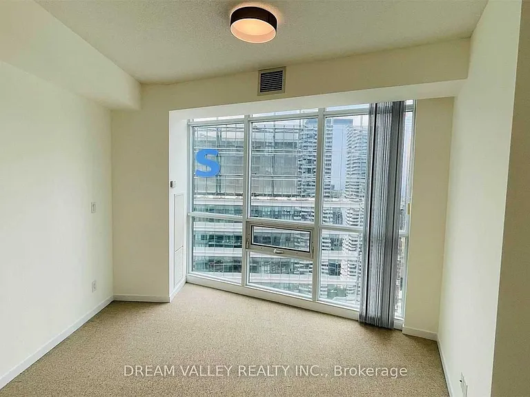 65 Bremner Blvd #3908 — Photo 18