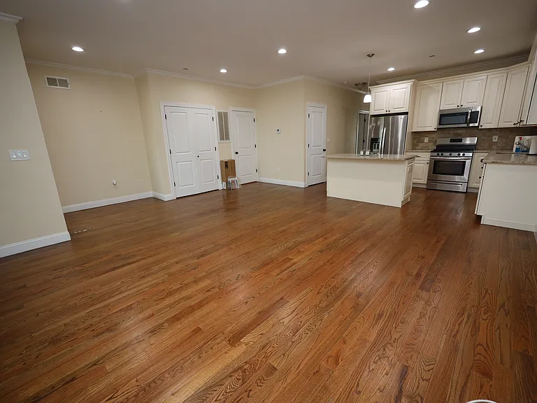36 Dorothea Pl #1 — Photo 4