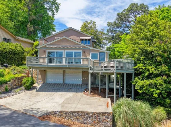 145 Kinross Ct, Roswell, GA 30076