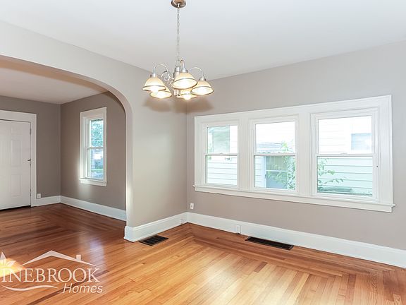 5th image of 1829 Sundale Ave