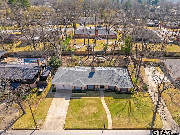 3rd image of 1505 Everglades Dr