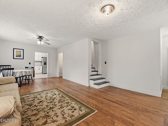 5th image of 10200 Boston Ln