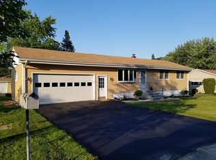 14 Heathwood Ln, Lewiston, ME 04240