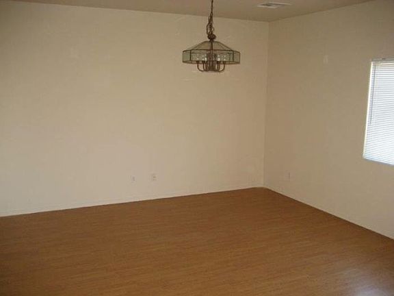 4th image of 2068 E Connemara Dr