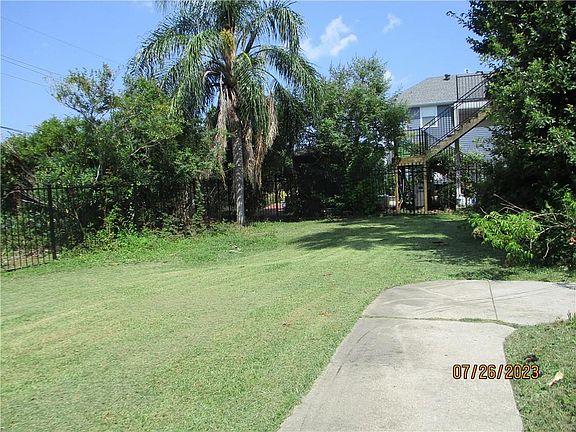 2nd image of 30 Seaward Ct