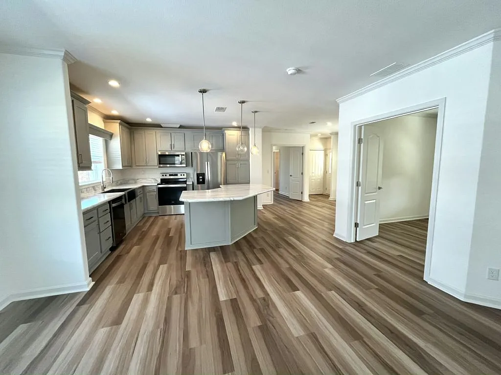 2 bed, 2.0 bath, 1456 sqft, $1,639 — Photo 1