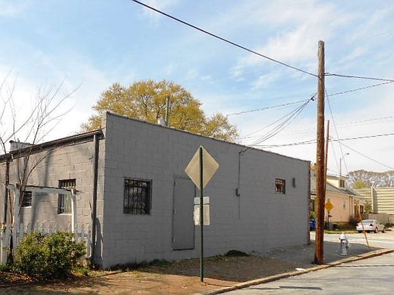 3rd image of 629 Glenwood Ave SE