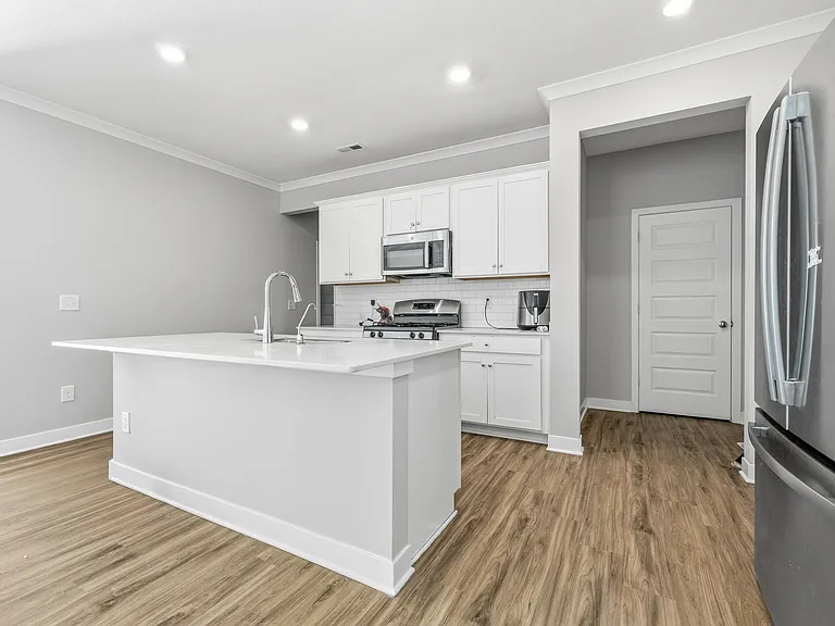 9681 Crossfield Rd — Photo 7