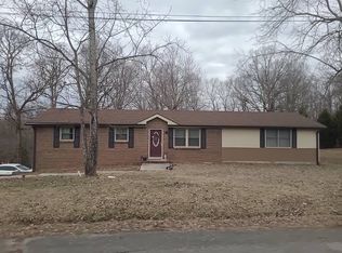 200 Chestnut Dr, Dickson, TN 37055