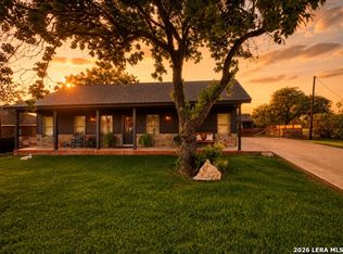 115 Fahr Dr, Poth, TX 78147