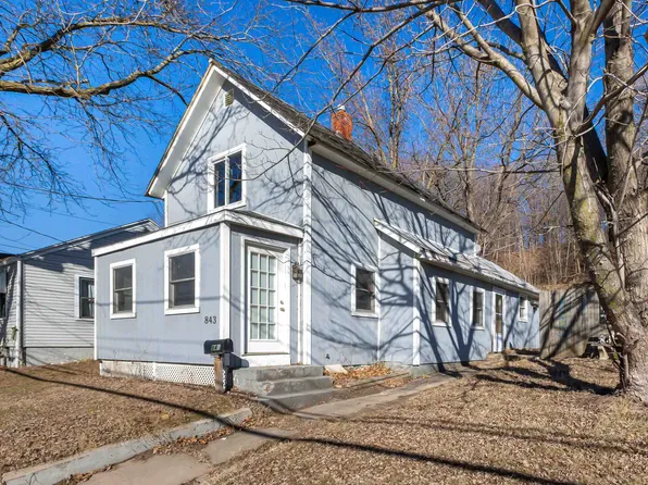 843 Sinsinawa Ave, East Dubuque, IL 61025